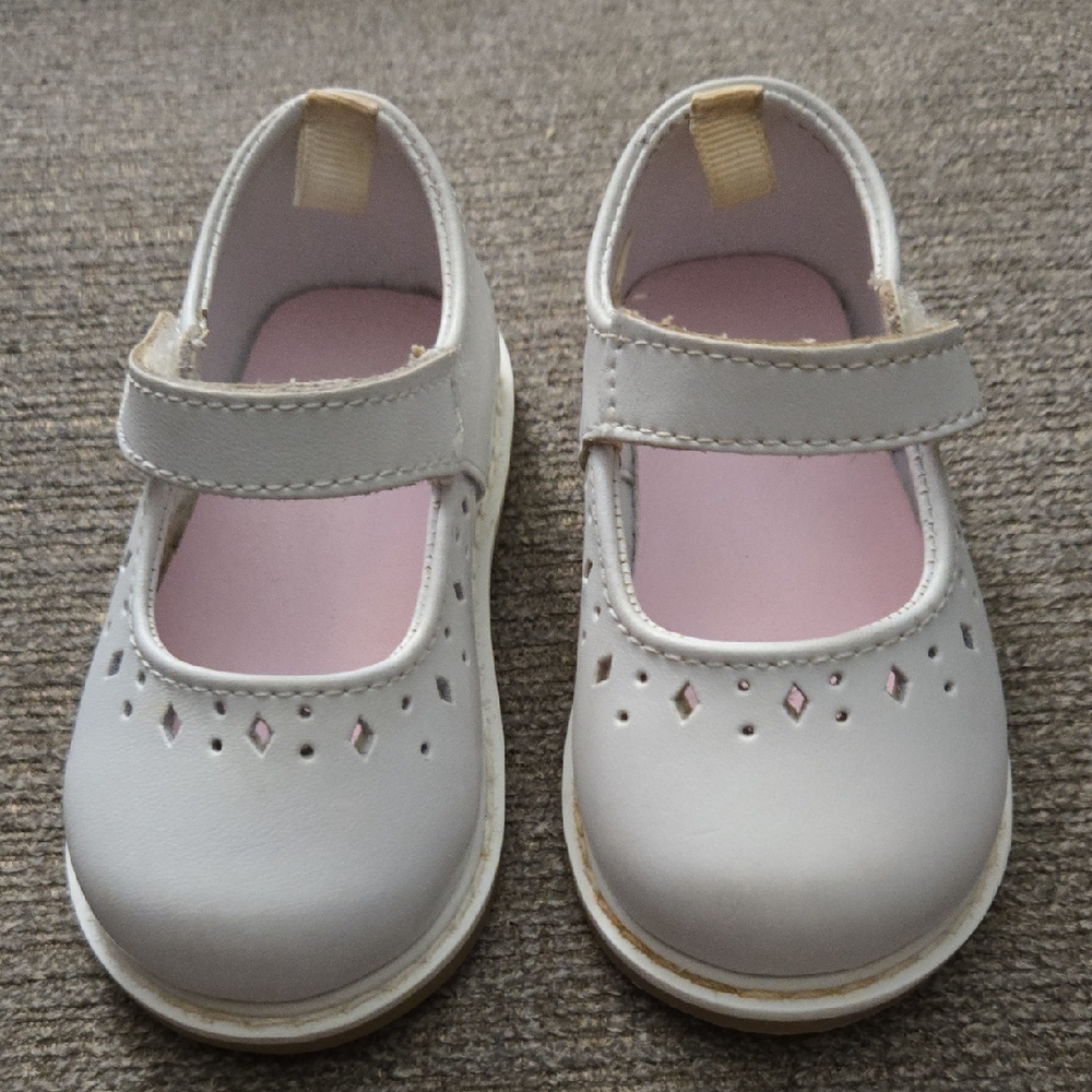 Kids Mary Jane Shoes - White